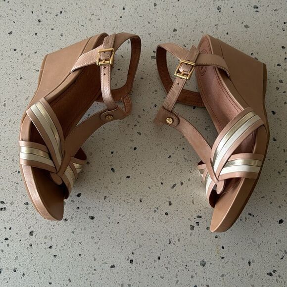 Nurture Women’s T-Strap Beige/Gold Leather Comfort Wedge Heeled Sandals Size 8.5 - Picture 9 of 12
